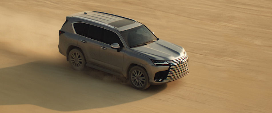 lexus-2027-features-design-lx-600-luxury-atomic-silver-on-frame-construction-s