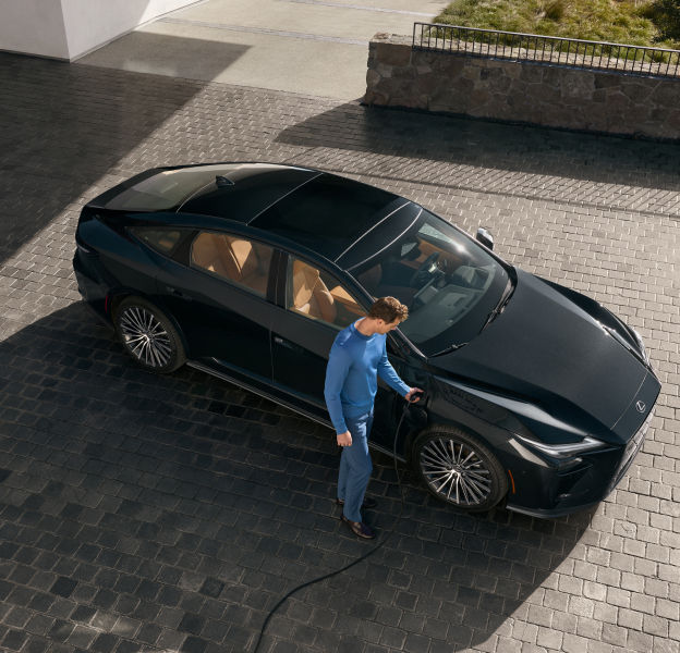 lexus-2027-features-performance-es-350e-luxury-plus-caviar-flexible-charging-options-l