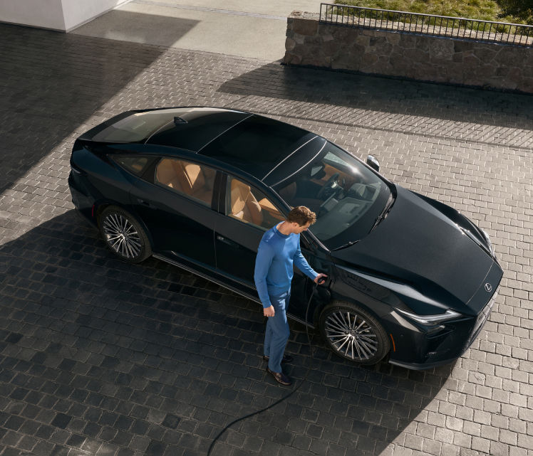 lexus-2027-features-performance-es-350e-luxury-plus-caviar-flexible-charging-options-p