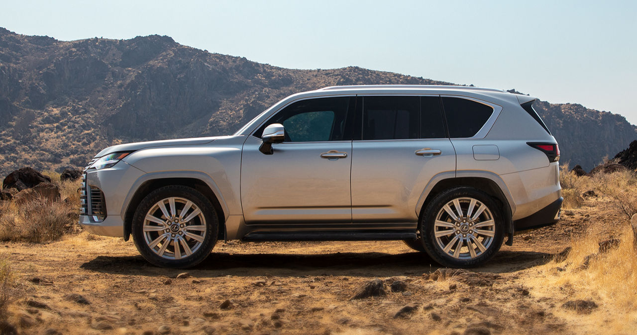 lexus-2027-features-safety-hero-lx-700h-executive-vip-atomic-silver-l