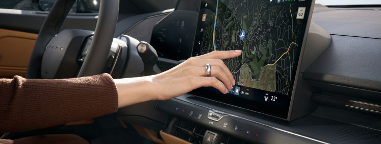 lexus-2027-next-steps-es-350e-palomino-bamboo-layering-dashboard-explore-es