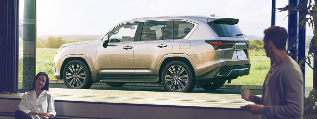 lexus-2027-next-steps-lx-600-luxury-atomic-silver-explore-lx-features-l