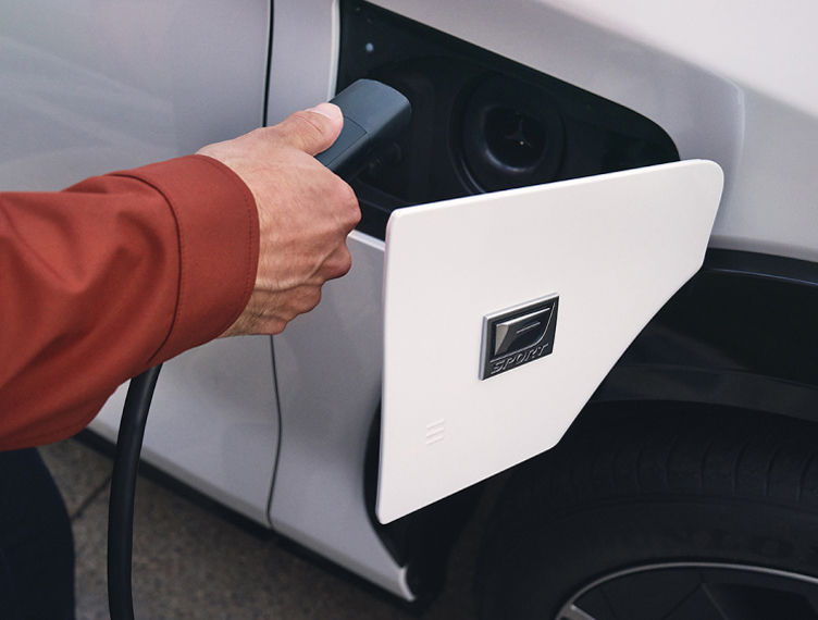 lexus-bev-owners-guide-plug-charge-2026-rz-550e-awd-f-sport-wind-l