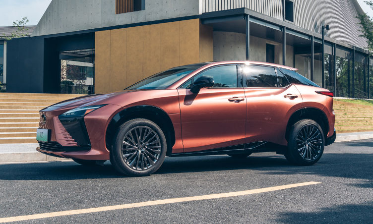 lexus-bev-owners-guide-service-and-maintenance-roadside-2026-rz-450e-executive-copper-crest-l