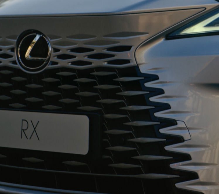 lexus-brand-craftsmanship-safety-video-thumb