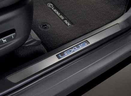 lexus-parts-and-service-accessories-genuine-illuminated-door-sills-video-thumb-l