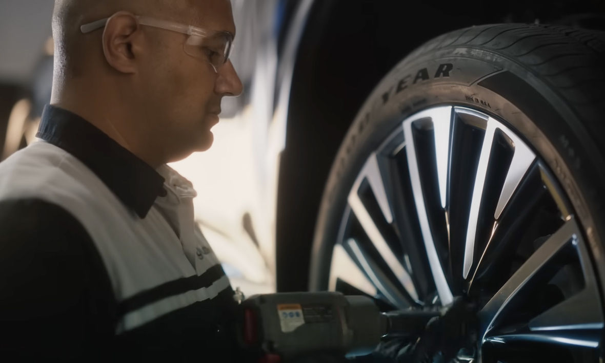 lexus-precision-service-commitment-service-video-s