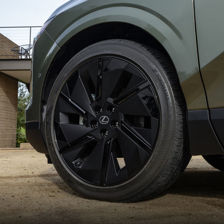 lexus-register-for-updates-2027-tz-all-electric-performance-wheel-p-1