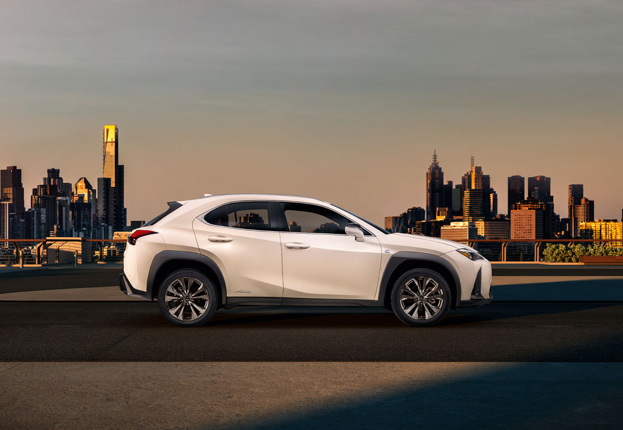 Lexus UX 06