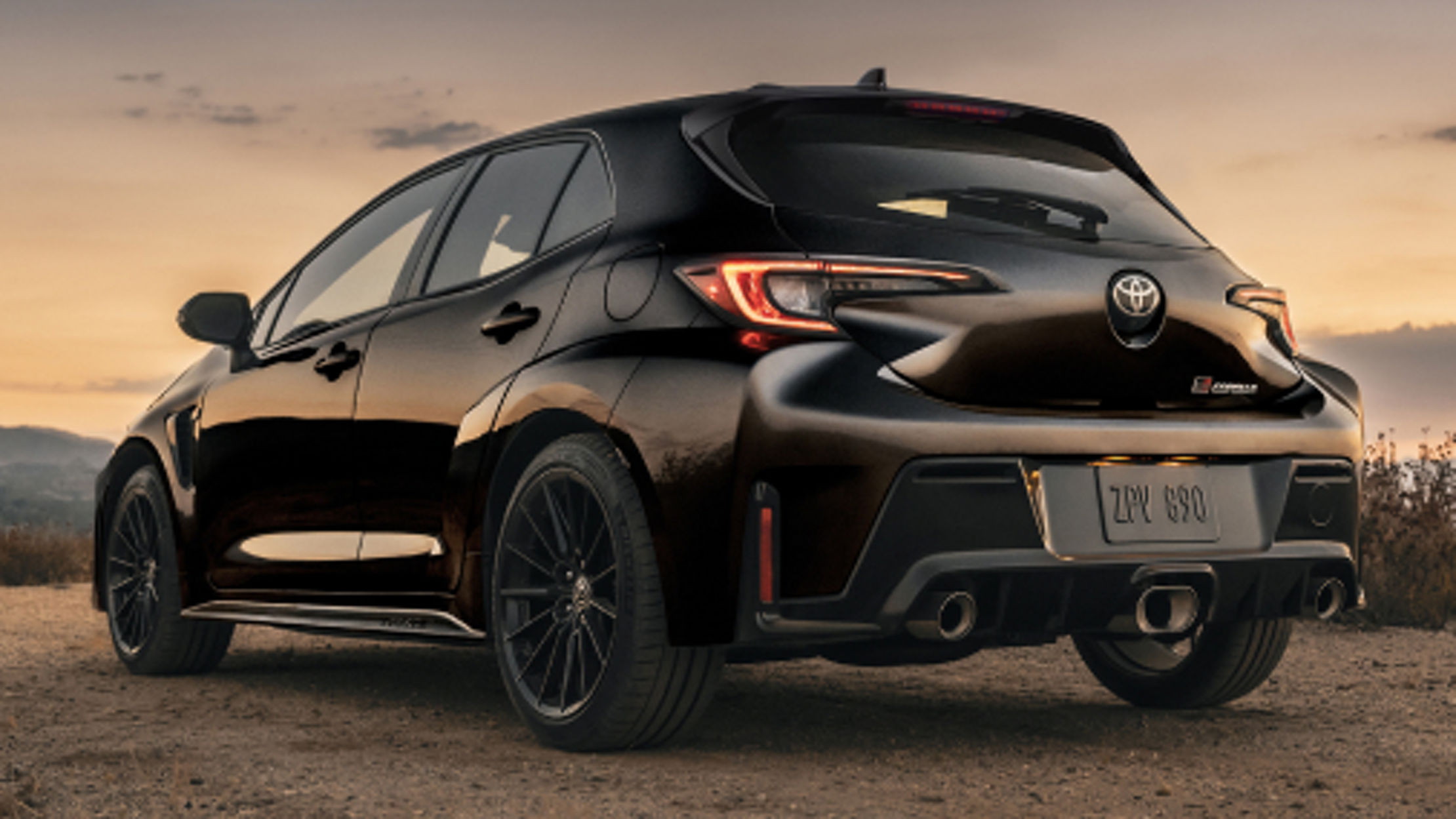 styleguide_toyota-2025-gr-corolla-core-exterior-black-side-rear-tile-l