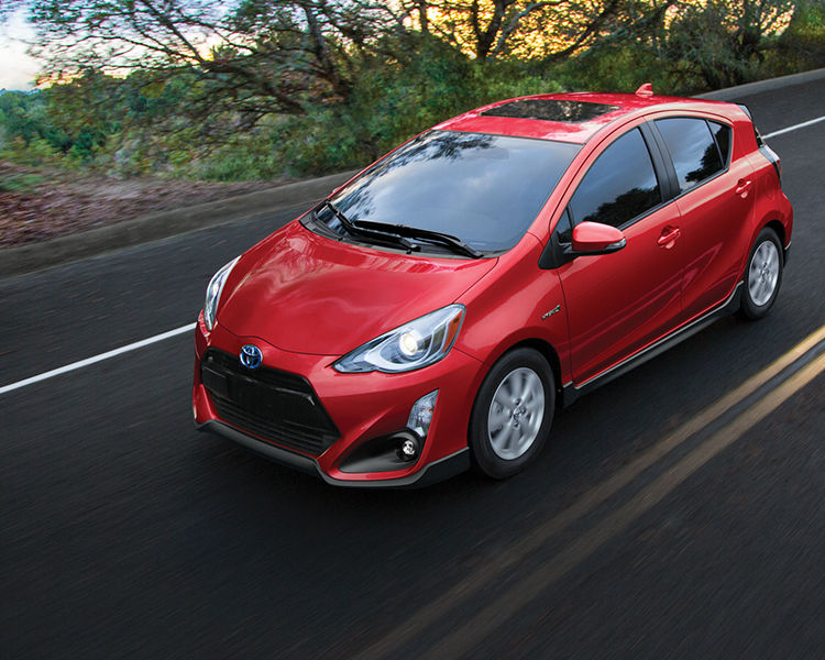 2017 toyota prius c two review