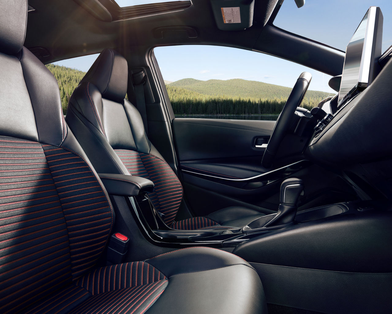 toyota-2025-corolla-hybrid-xse-interior-l