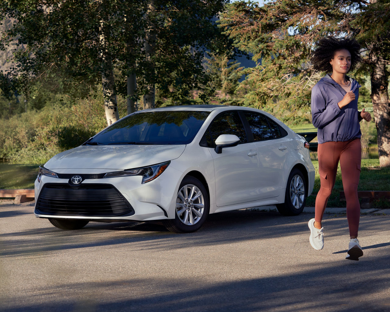 toyota-2025-corolla-le-white-l