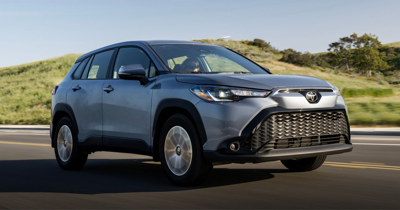 toyota-2025-features-hybrids-corolla-cross-hybrid-se-celestite-l-1