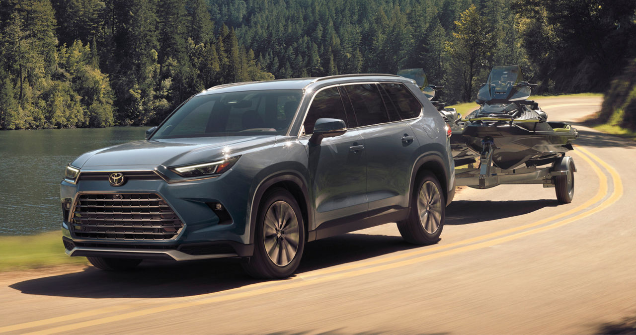 toyota-2025-features-performance-grand-highlander-towing-capabilities-storm-cloud-l-1