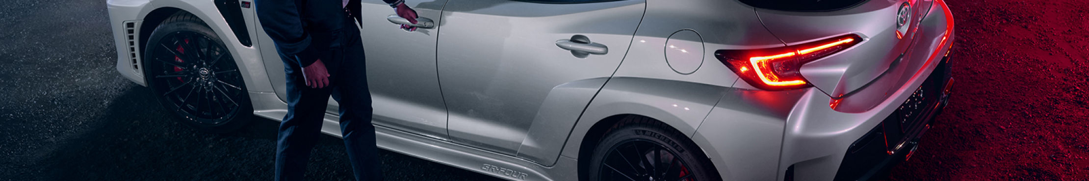 toyota-2025-features-performance-hero-gr-corolla-core-white-l-1