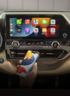 toyota-2025-features-technology-highlander-interior-apple-carplay-s