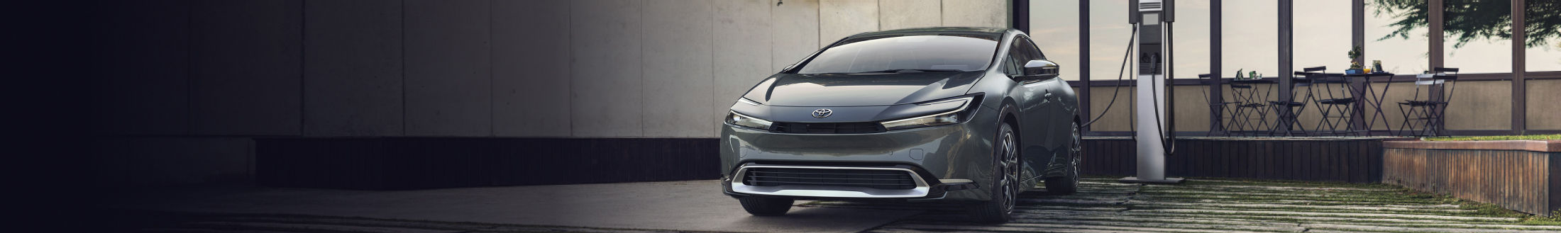 toyota-2026-cross-shop-banner-prius-plug-in-hybrid-xse-premium-guardian-grey-l