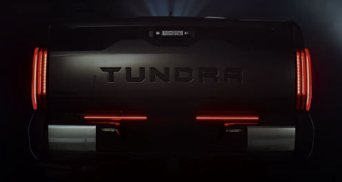 toyota-2026-features-accessories-tundra-led-tailgate-light-bar-l
