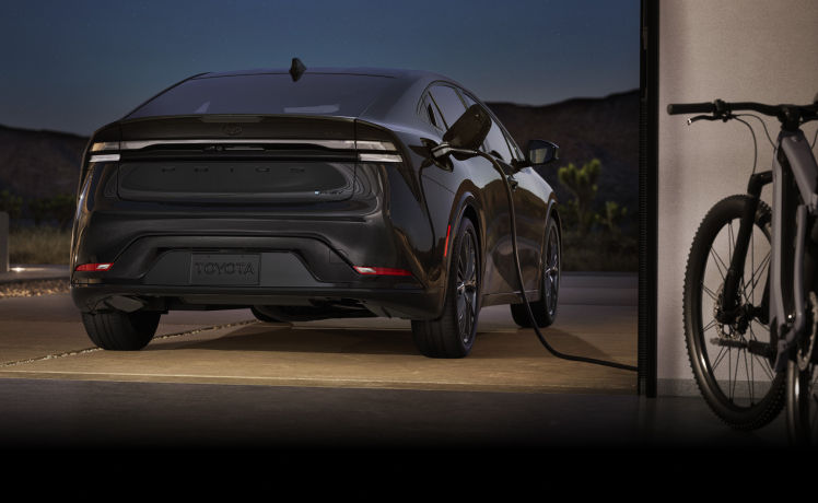 toyota-2026-features-design-prius-plug-in-hybrid-nightshade-edition-midnight-black-metallic-rear-p