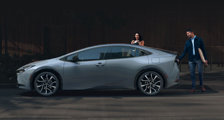 toyota-2026-features-design-prius-plug-in-hybrid-xse-premium-guardian-grey-striking-wheels-p