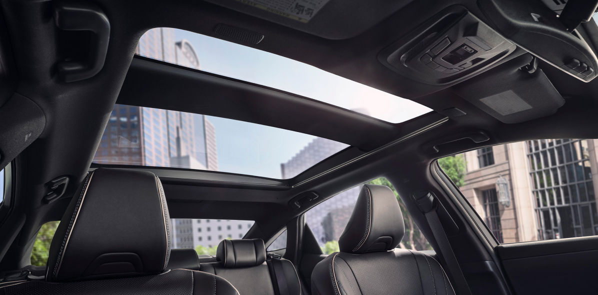toyota-2026-features-design-seating-crown-limited-moonroof-l