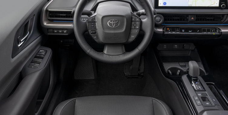 toyota-2026-features-design-seats-prius-black-softex-l