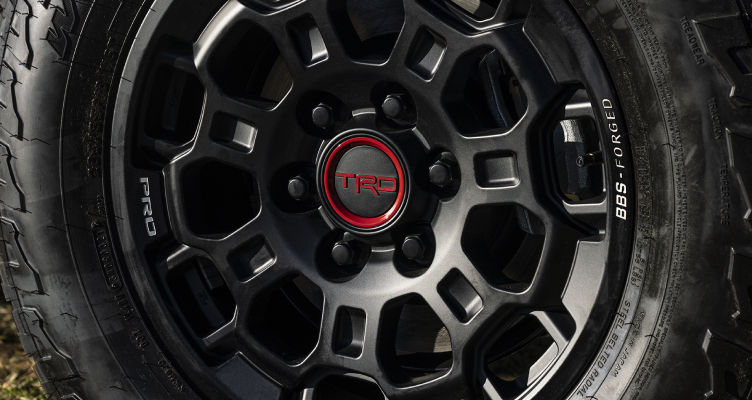 toyota-2026-features-design-sequoia-sr5-trd-off-road-rims-l
