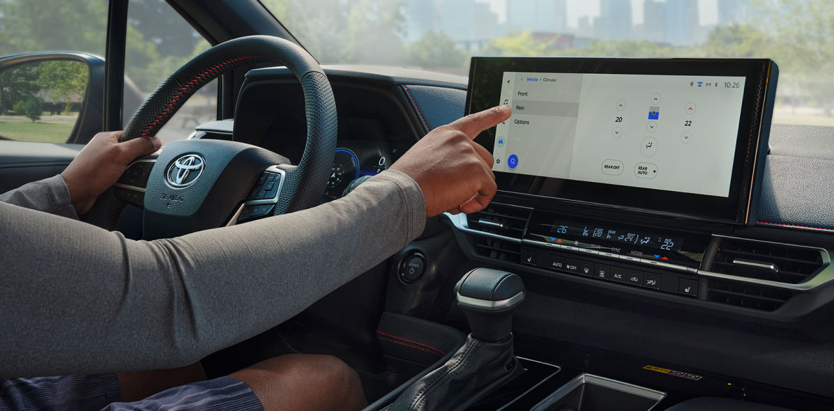 toyota-2026-features-design-sienna-xse-interior-dashboard-climate-control-l