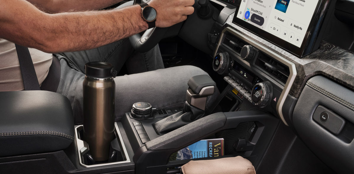 toyota-2026-features-design-tacoma-trd-sport-centre-console-l