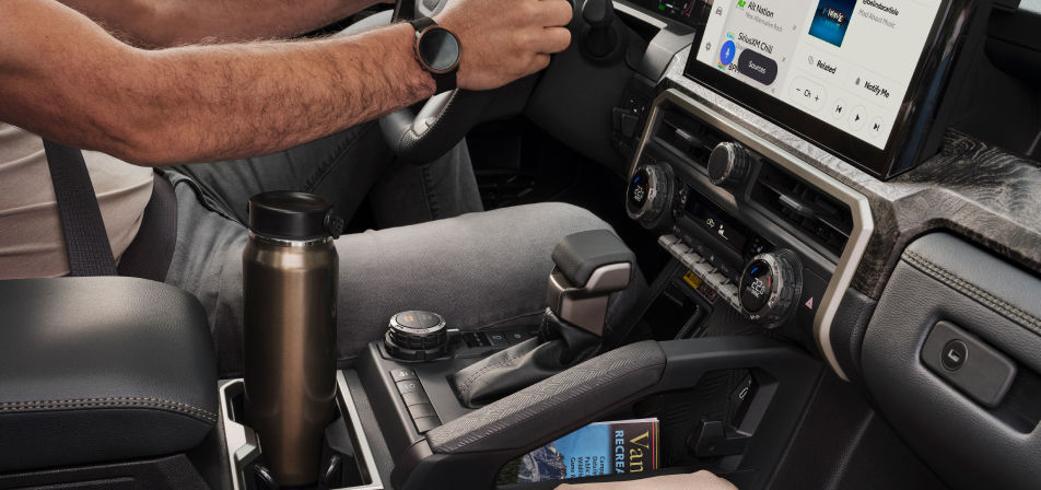 toyota-2026-features-design-tacoma-trd-sport-centre-console-s