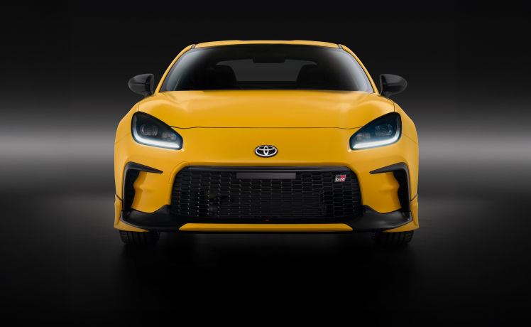 toyota-2026-features-gr86-yuzu-special-edition-mt-yuzu-yellow-front-p