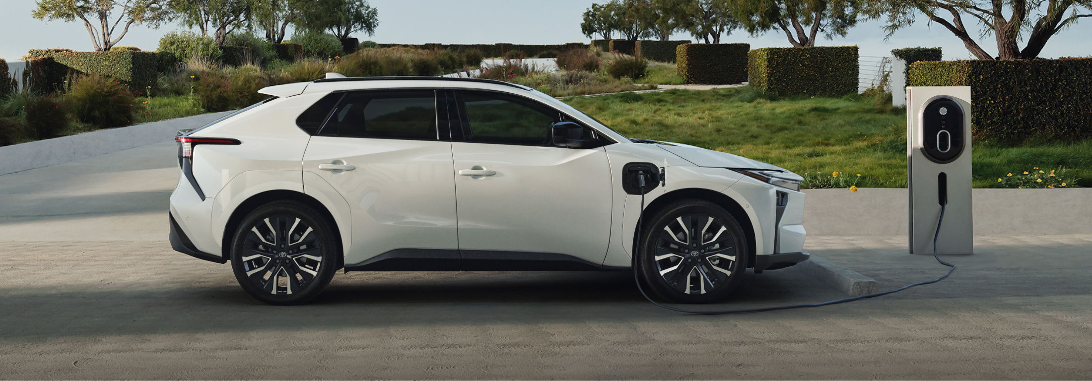 toyota-2026-features-hero-bz-limited-wind-chill-pearl-l