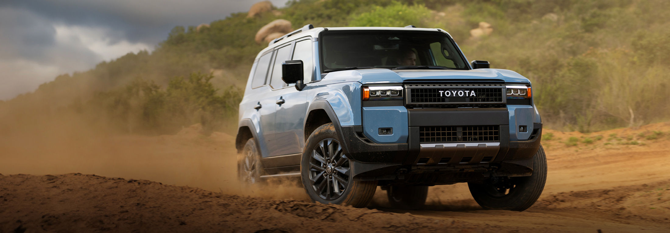 toyota-2026-features-hero-land-cruiser-heritage-blue-l