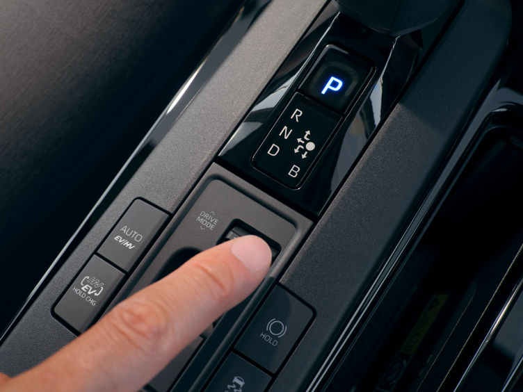 toyota-2026-features-how-it-works-prius-plug-in-hybrid-drive-modes-l