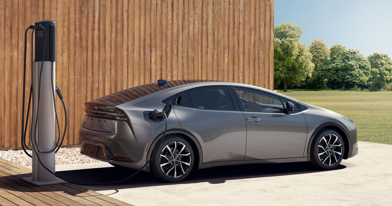 toyota-2026-features-how-it-works-prius-plug-in-hybrid-xse-premium-guardian-grey-l