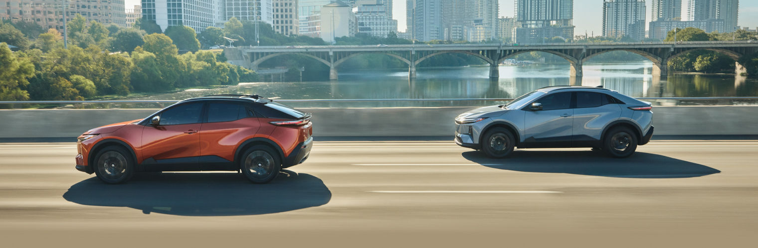 toyota-2026-features-performance-c-hr-xse-premium-tandoori-midnight-black-metallic-roof-se-cement-l