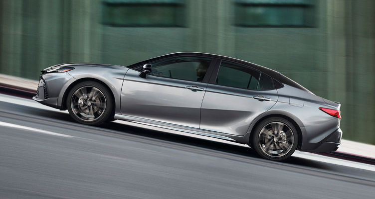 toyota-2026-features-performance-camry-xse-heavy-metal-fuel-efficient-performance-l
