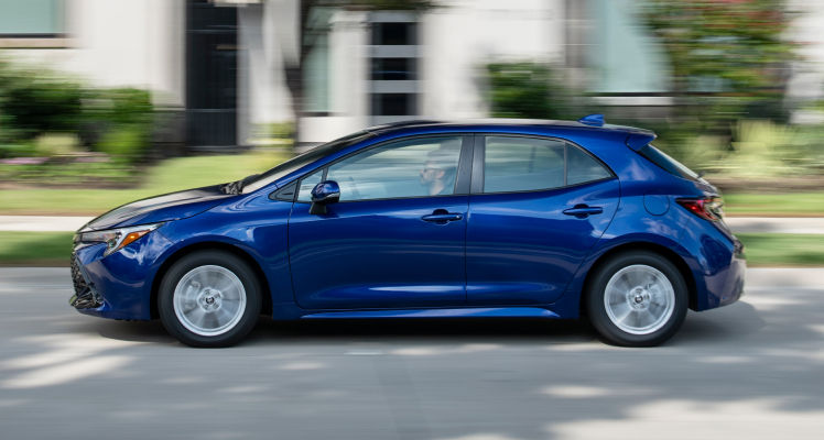 toyota-2026-features-performance-corolla-hatchback-xse-blue-crush-metallic-a-quieter-ride-p
