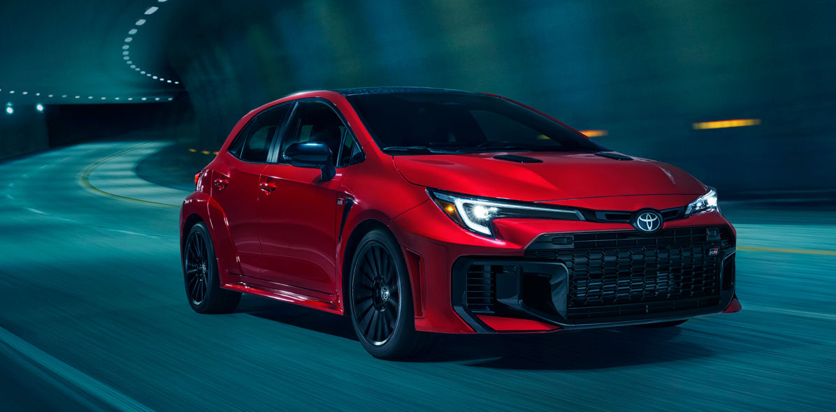 toyota-2026-features-performance-gr-corolla-premium-at-supersonic-red-l
