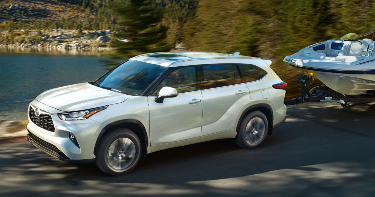 toyota-2026-features-performance-highlander-xle-wind-chill-pearl-towing-l