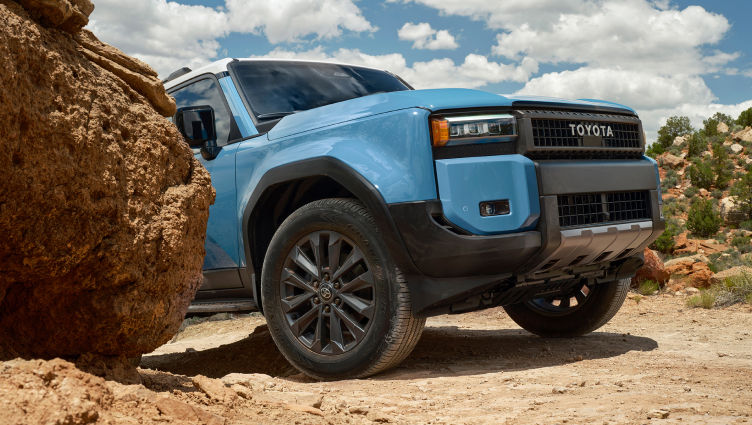 toyota-2026-features-performance-land-cruiser-heritage-blue-stabilizer-disconnect-mechanism-l