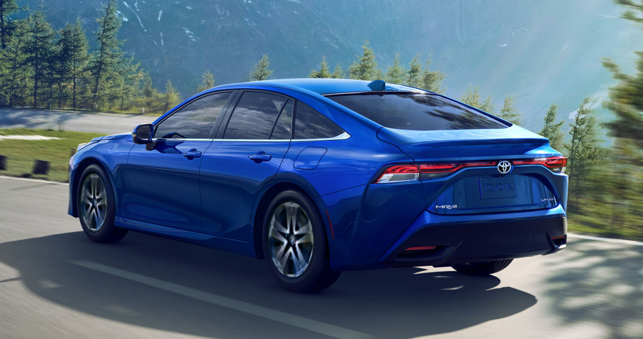 toyota-2026-features-performance-mirai-hydro-blue-l