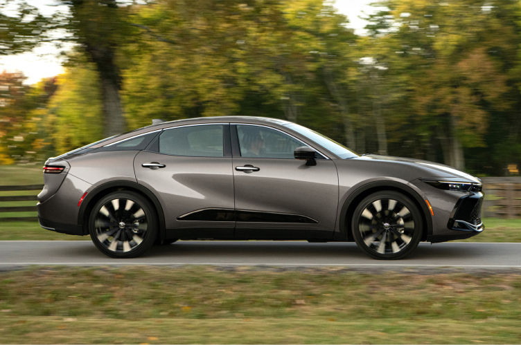 toyota-2026-features-performance-platinum-rear-eaxle-crown-platinum-heavy-metal-l