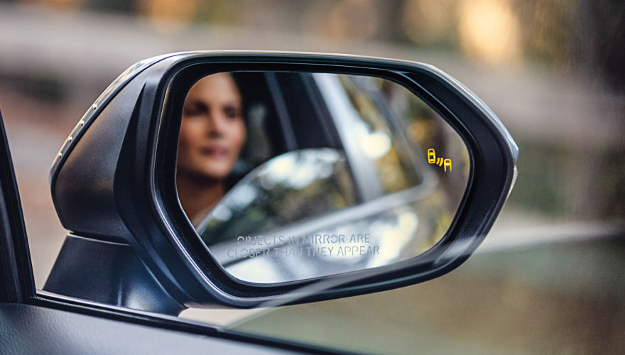 toyota-2026-features-safety-corolla-xse-celestite-side-view-mirror-l