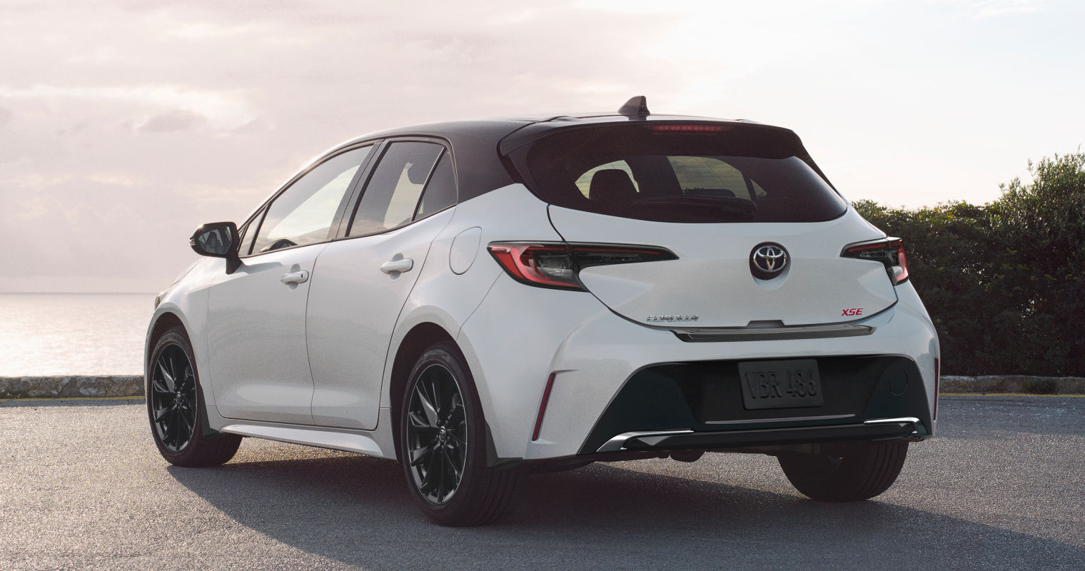 toyota-2026-features-safety-hero-corolla-hatchback-xse-wind-chill-pearl-l