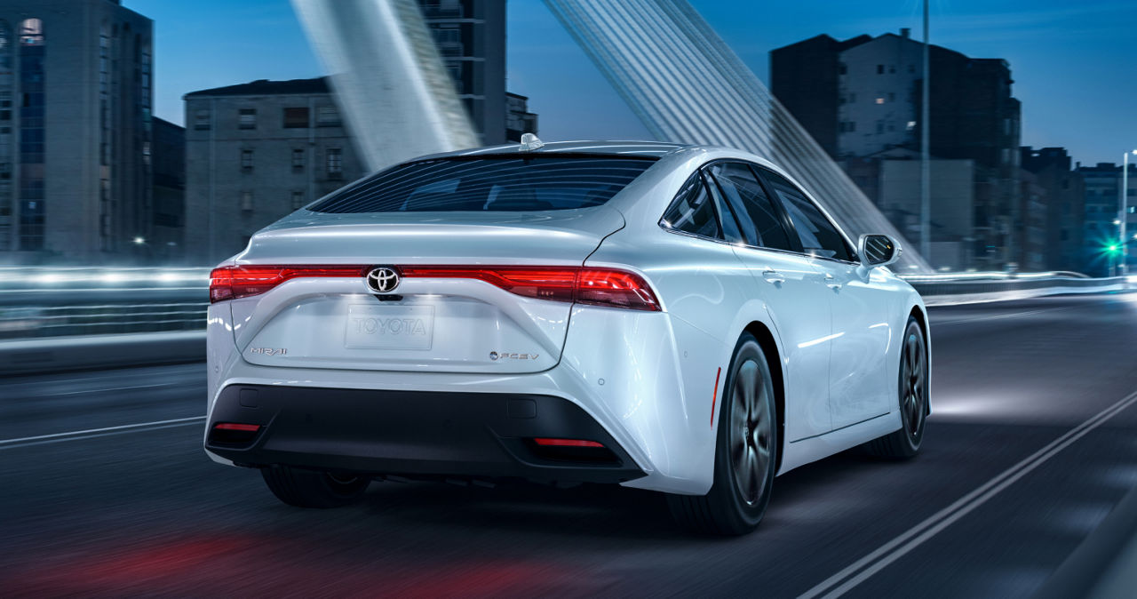 toyota-2026-features-safety-mirai-oxygen-white-l