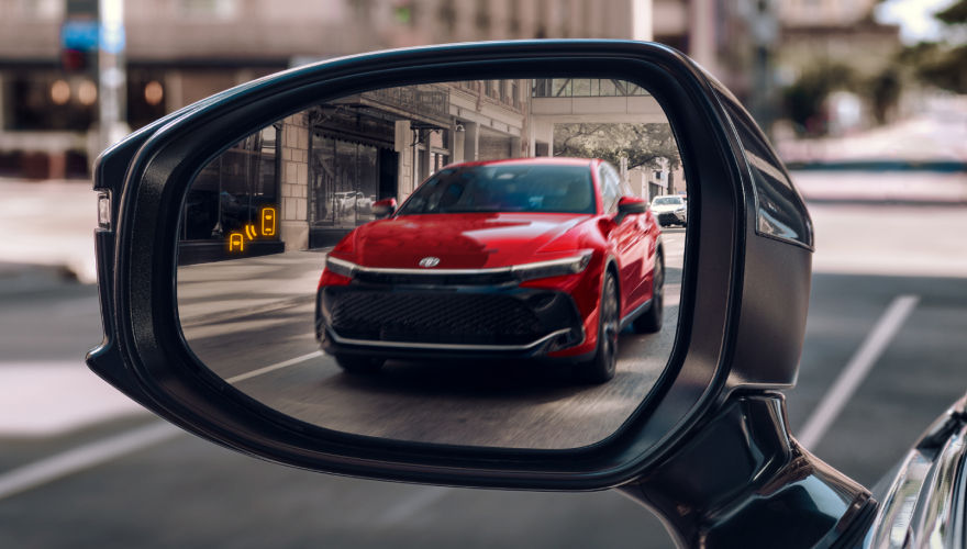 toyota-2026-features-safety-tss-crown-platinum-finish-line-red-l