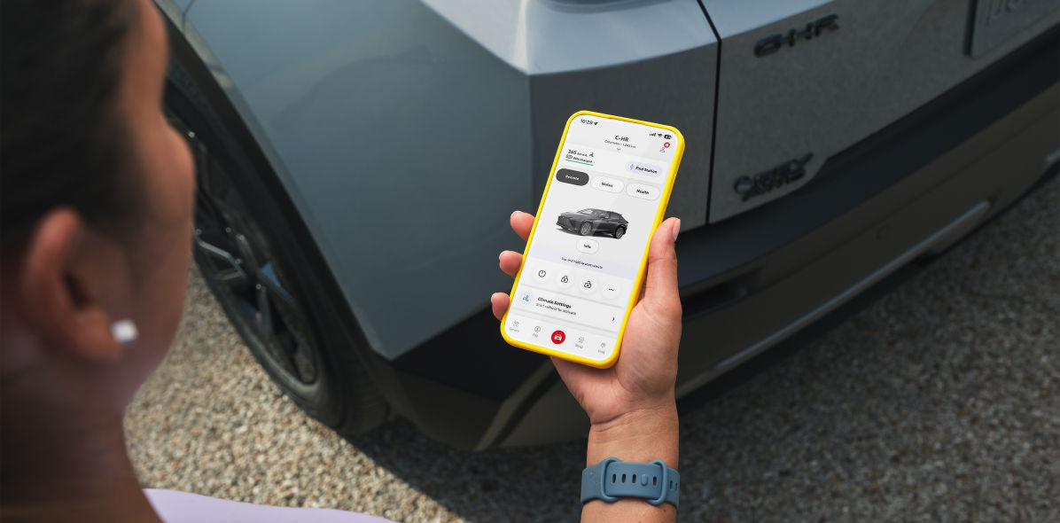 toyota-2026-features-technology-c-hr-toyota-app-charging-en-l