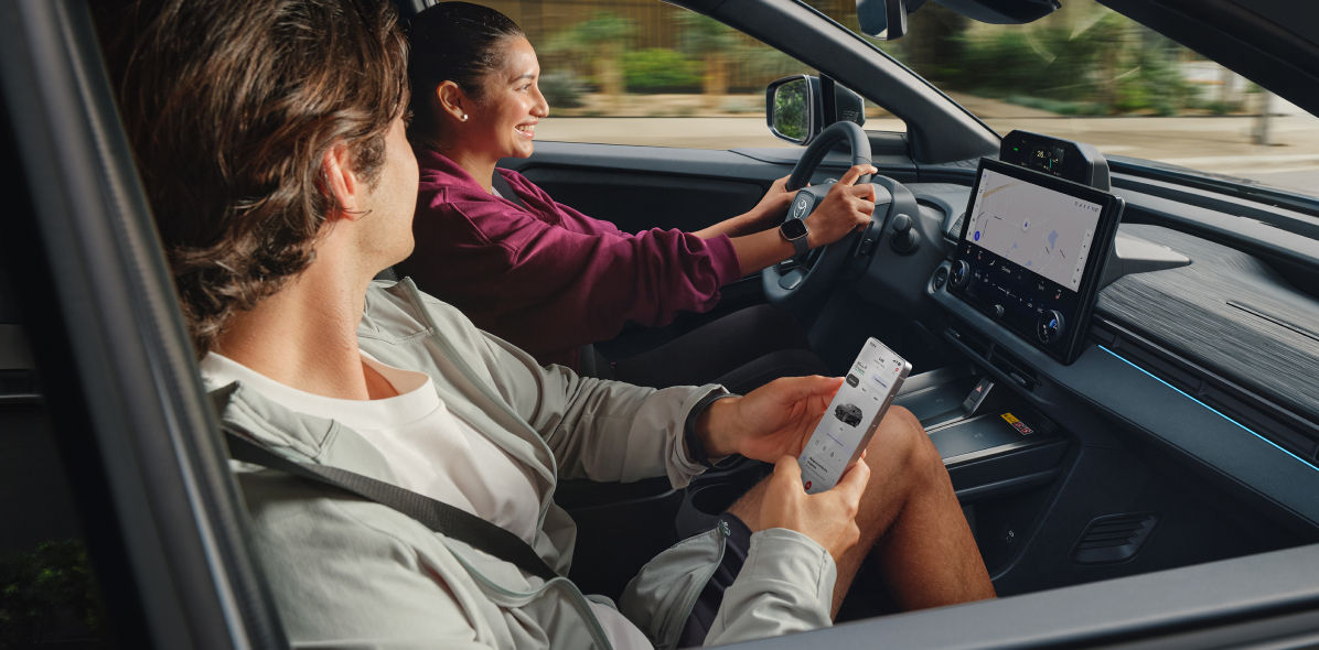 toyota-2026-features-technology-c-hr-toyota-app-fr-l